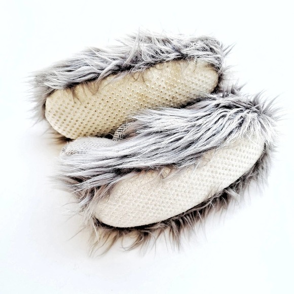 Restoration Hardware Slippers Small Wooly Dragon 2-4 yrs 8-10 shoe size - Picture 2 of 3